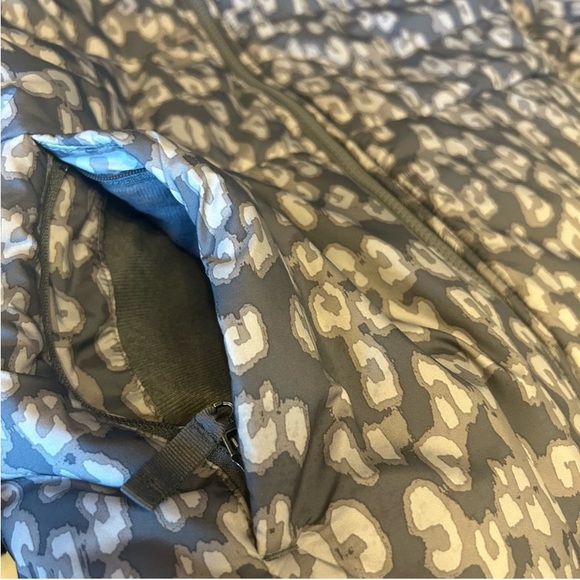 Girls / Women The North Face REVERSIBLE Gray Leopard Long Jacket Coat XL / TG 18 - Picture 14 of 14